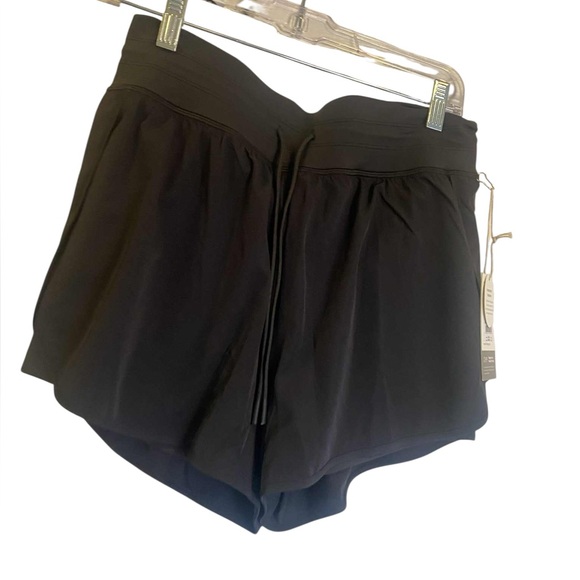 NWT Lululemon daily speed short BLACK Size: L - Picture 1 of 5